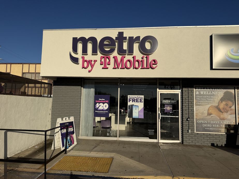 Metro by T-Mobile 8246 De Soto Ave - 8246 De Soto Ave 