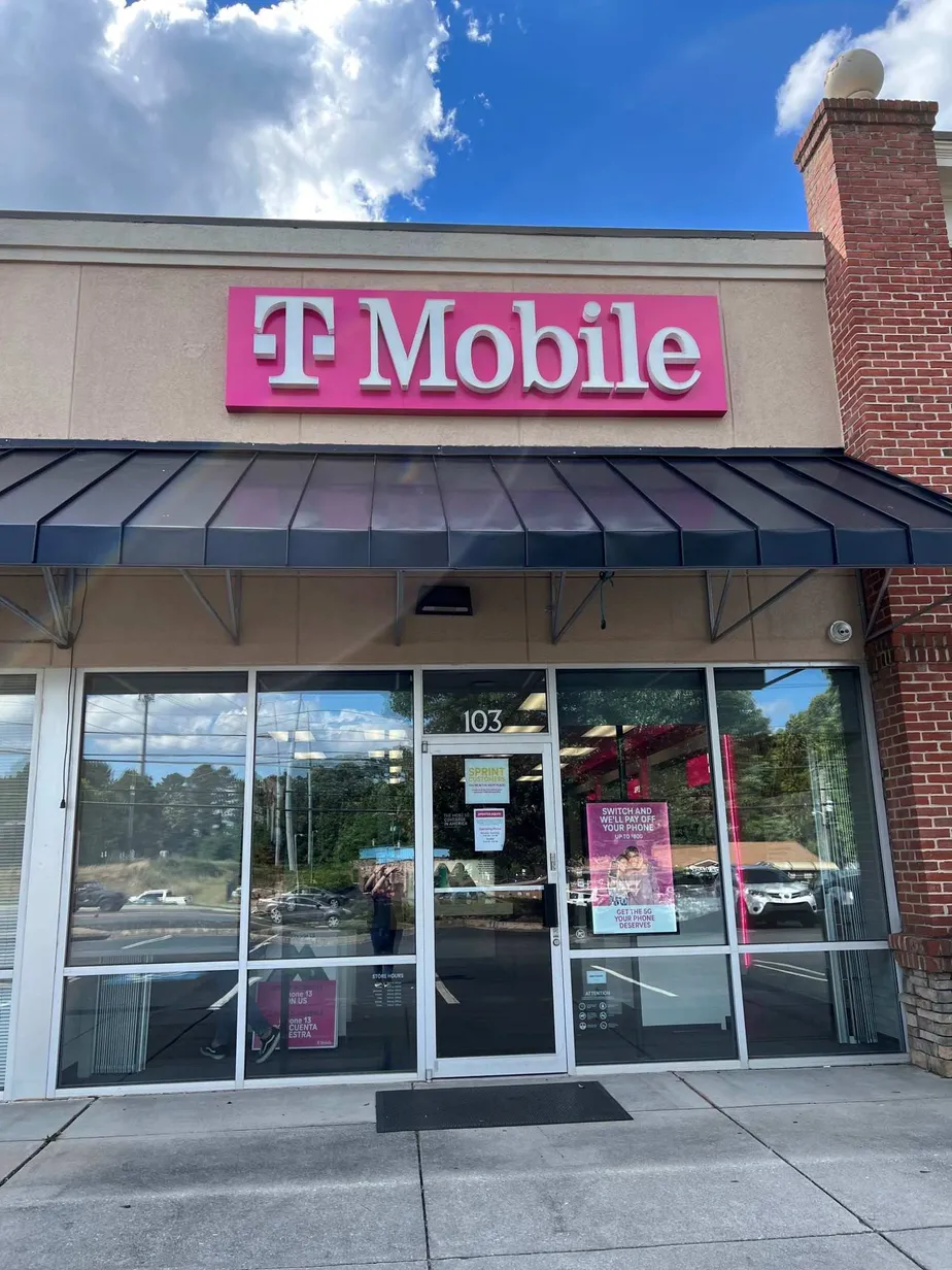 Exterior photo of T-Mobile Store at Battle Ridge Pavilion, Marietta, GA
