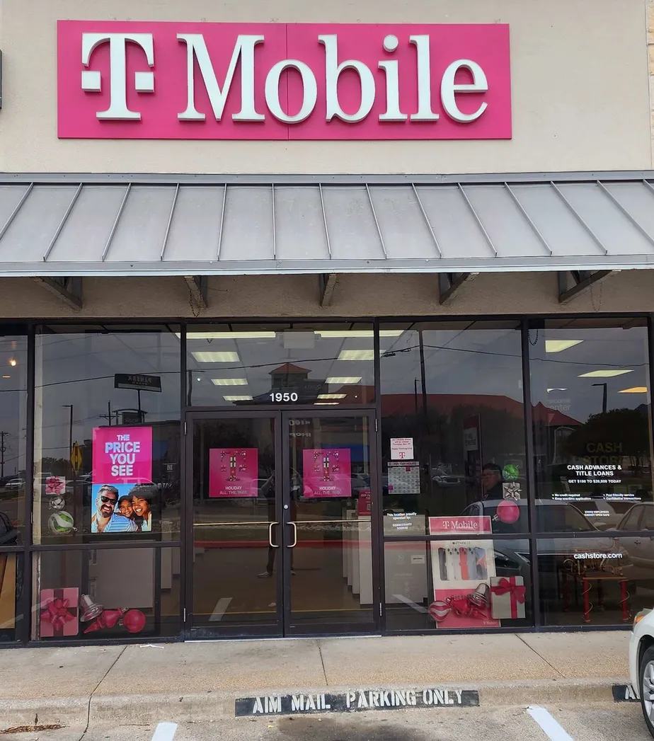 Exterior photo of T-Mobile Store at S Main St & Adams Dr, Weatherford, TX