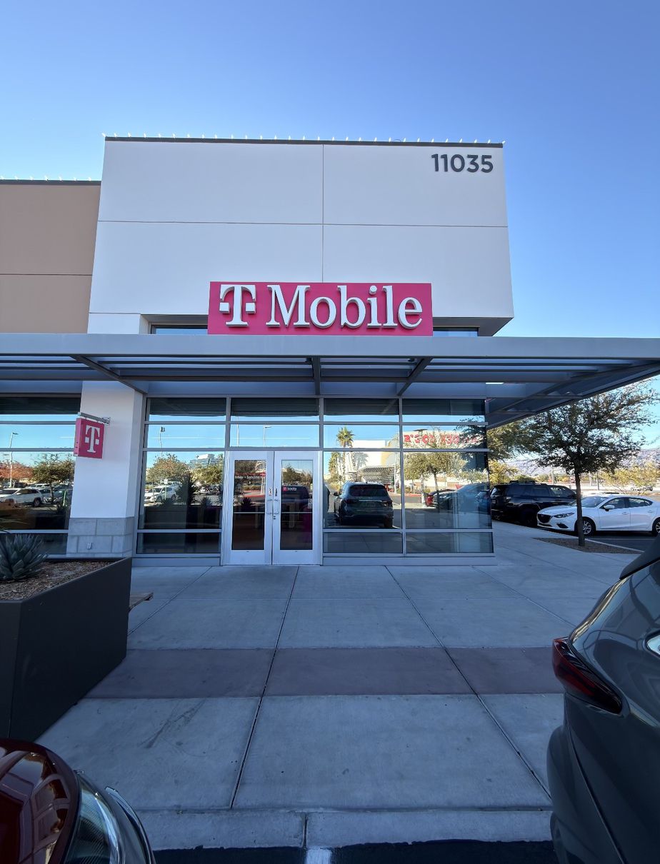  Exterior photo of T-Mobile Store at Downtown Summerlin, Las Vegas, NV 