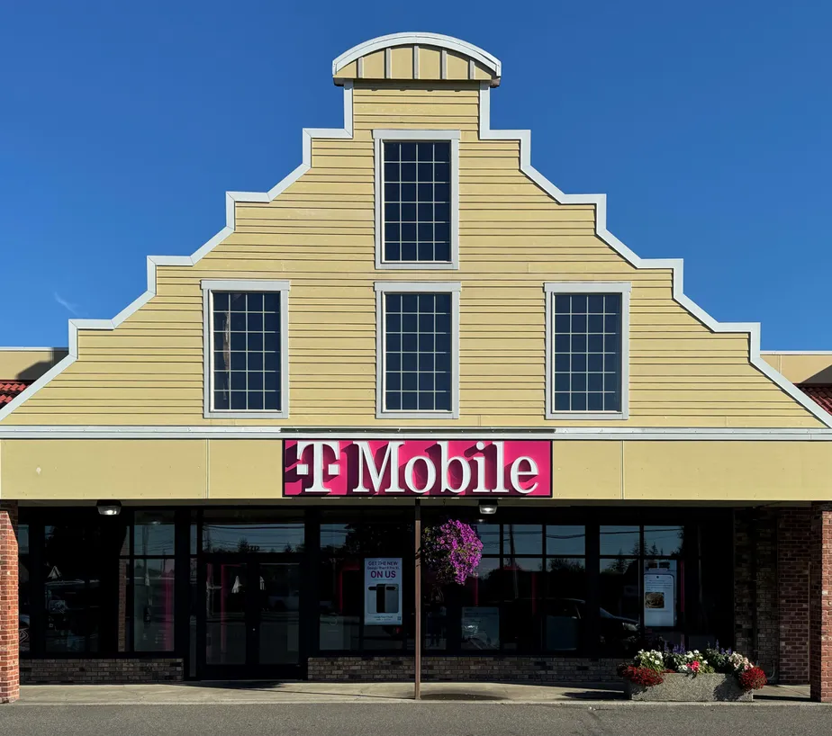  Exterior photo of T-Mobile Store at Front St & 17th St, Lynden, WA 