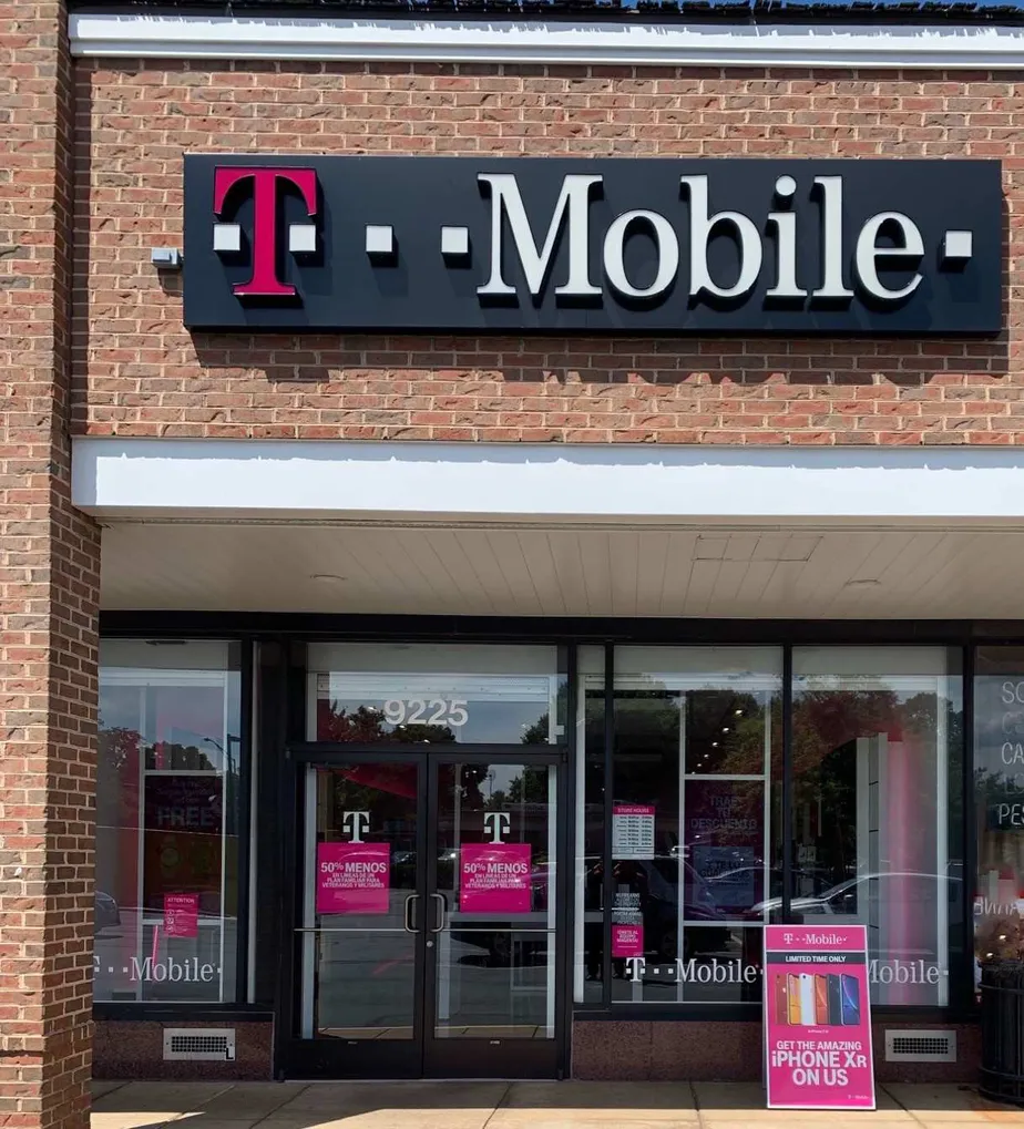 Exterior photo of T-Mobile store at Sudley Rd. & Rt. 28, Manassas, VA