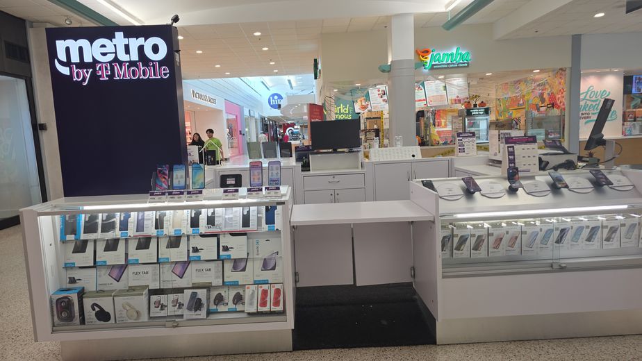 Metro by T-Mobile 4104 N Harlem Ave - 4104 N Harlem Ave 