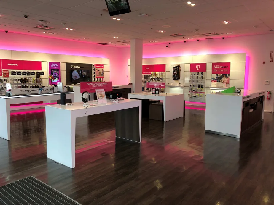 Interior photo of T-Mobile Store at Mannheim Rd & I-290, Hillside, IL