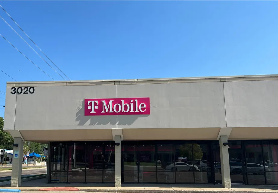  Exterior photo of T-Mobile Store at 7th St & University, Fort Worth, TX 