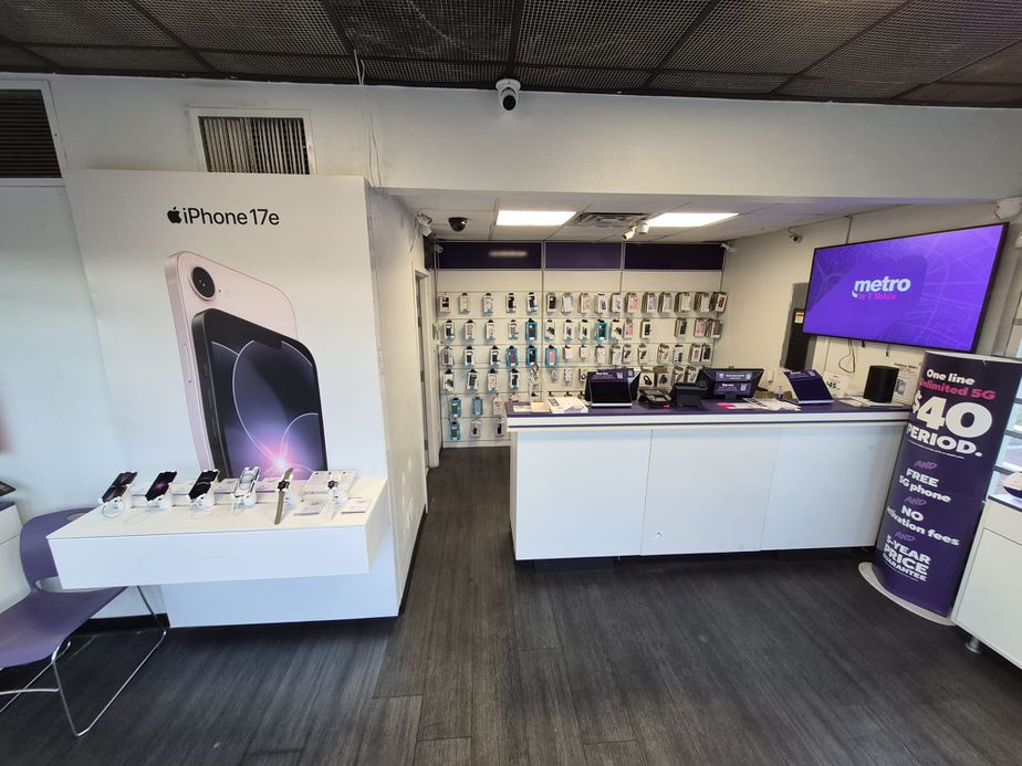 Metro by T-Mobile 1249 E Sahara Ave - 1249 E Sahara Ave 