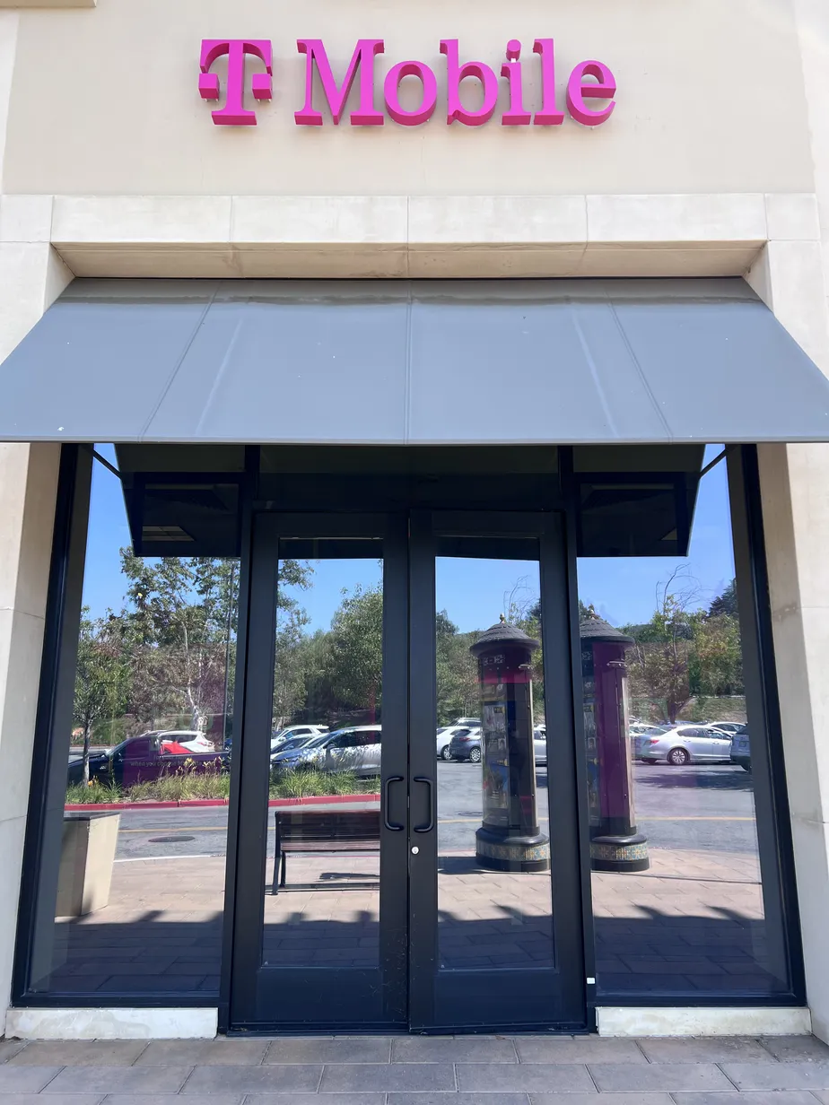 T-Mobile The Oaks Mall | Thousand Oaks, CA
