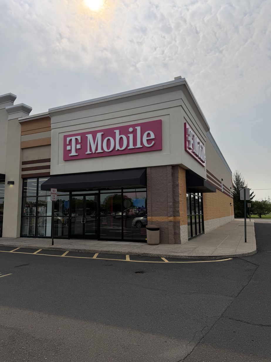 T-Mobile Hadley Center - 4910 Hadley Center Dr 