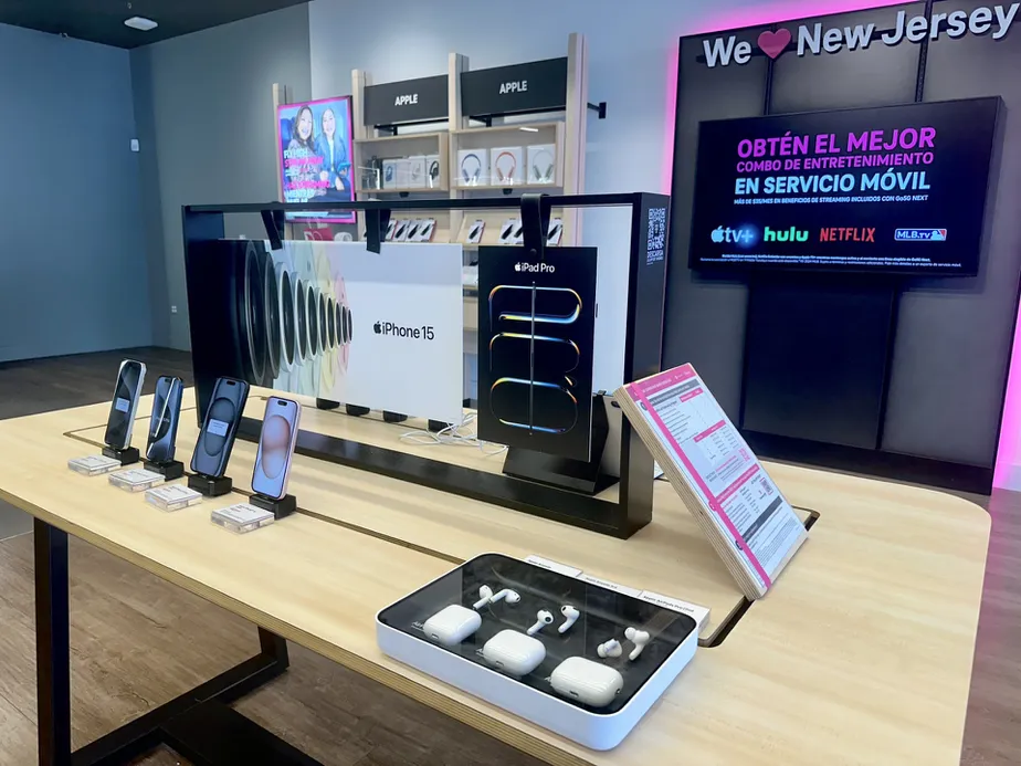  Interior photo of T-Mobile Store at Bloomfield & Watessing, Bloomfield, NJ 