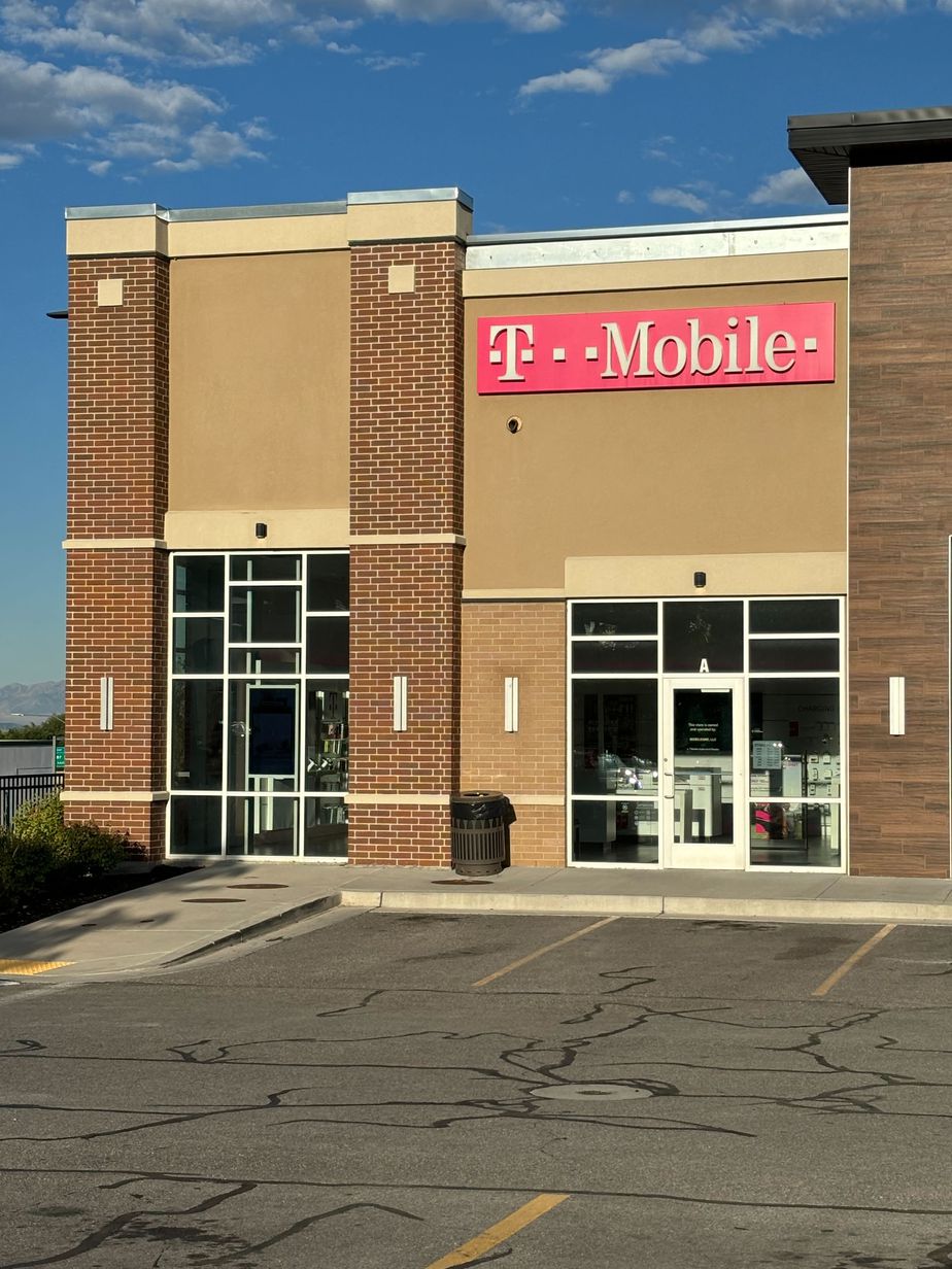 Exterior photo of T-Mobile Store at Woods Crossing, Woods Cross, UT