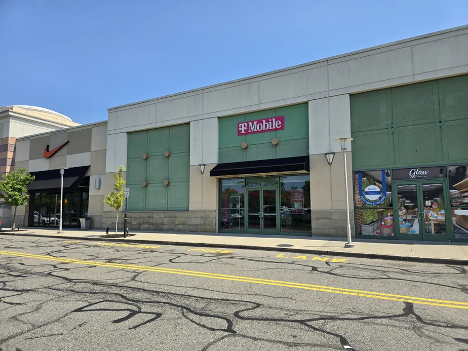  Exterior photo of T-Mobile Store at Bergen Town Center, Paramus, NJ 