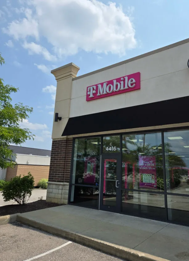  Exterior photo of T-Mobile Store at Royalton & Treeworth, Brecksville, OH 