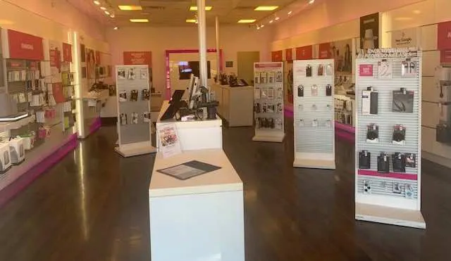 Interior photo of T-Mobile Store at N Conway & Fm 1924, Palmhurst, TX