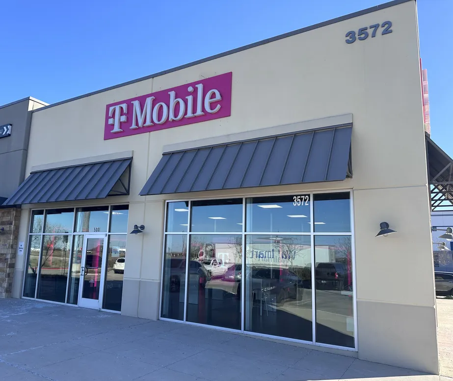  Exterior photo of T-Mobile Store at Hwy 114 & Allison Ave, Fort Worth, TX 