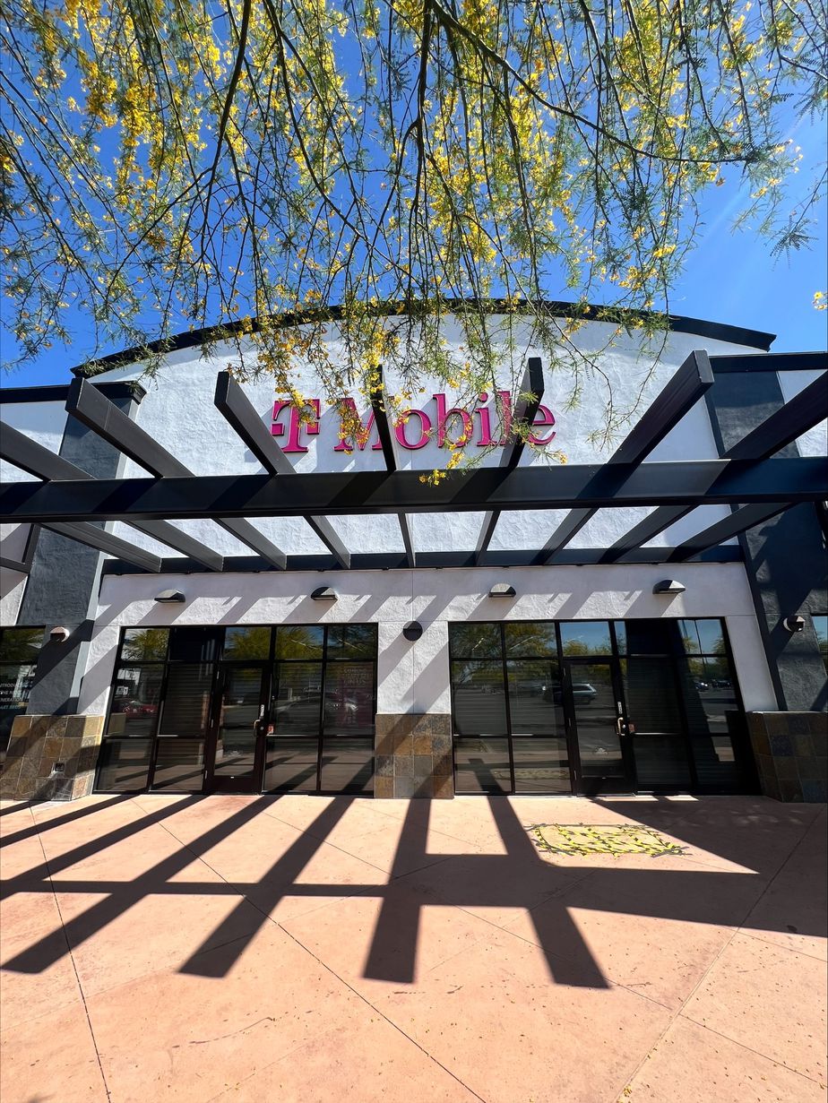 Exterior photo of T-Mobile Store at Oracle Rd & W Wetmore Rd, Tucson, AZ