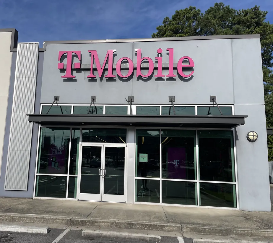 Exterior photo of T-Mobile Store at Scott & Decatur, Decatur, GA