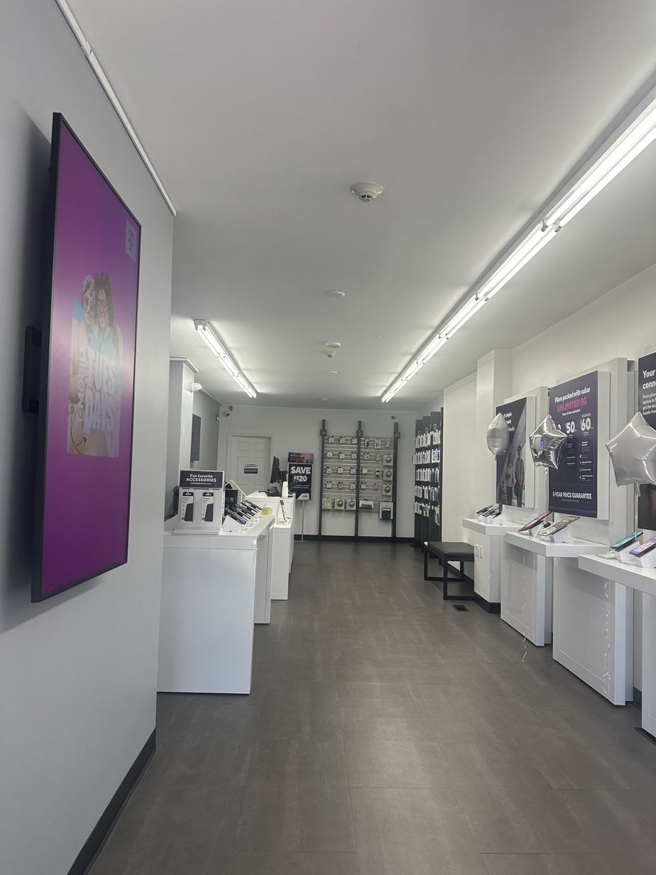 Metro by T-Mobile 345 Broadway - 345 Broadway 