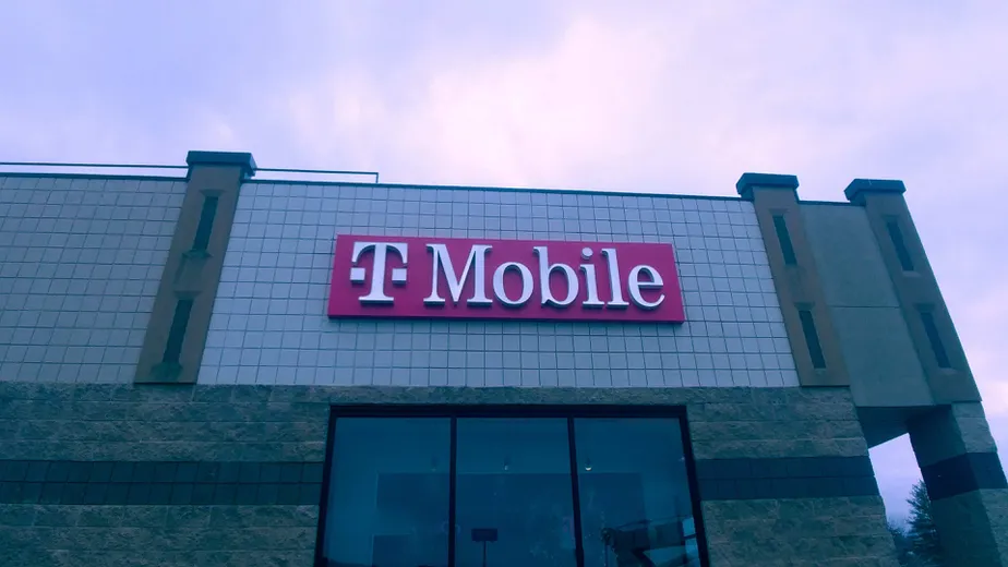 Exterior photo of T-Mobile store at Linden Dr & I 81 N, Bristol, VA