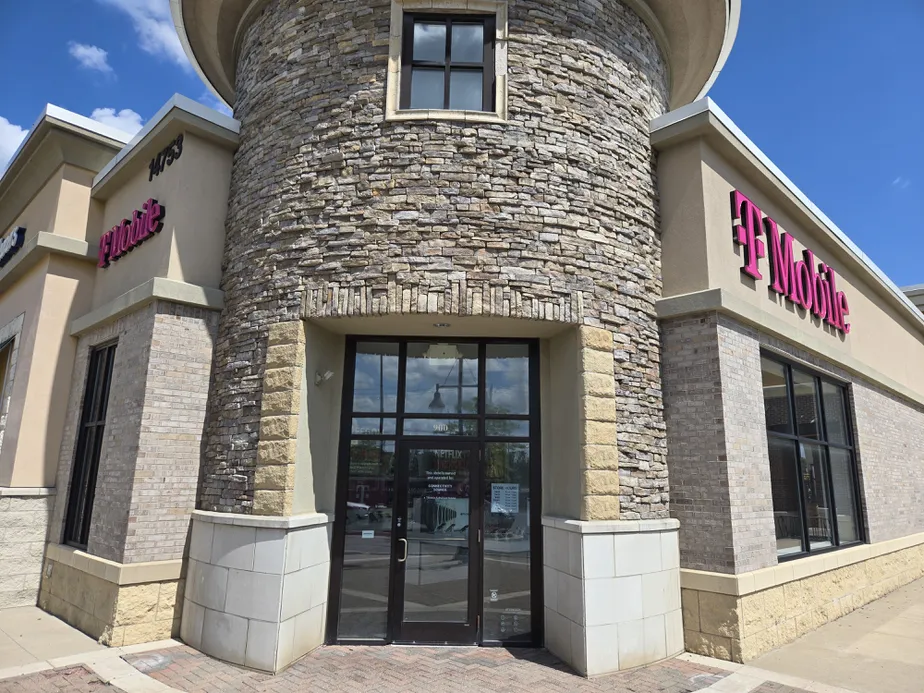  Exterior photo of T-Mobile Store at Hazel Dell, Noblesville, IN 