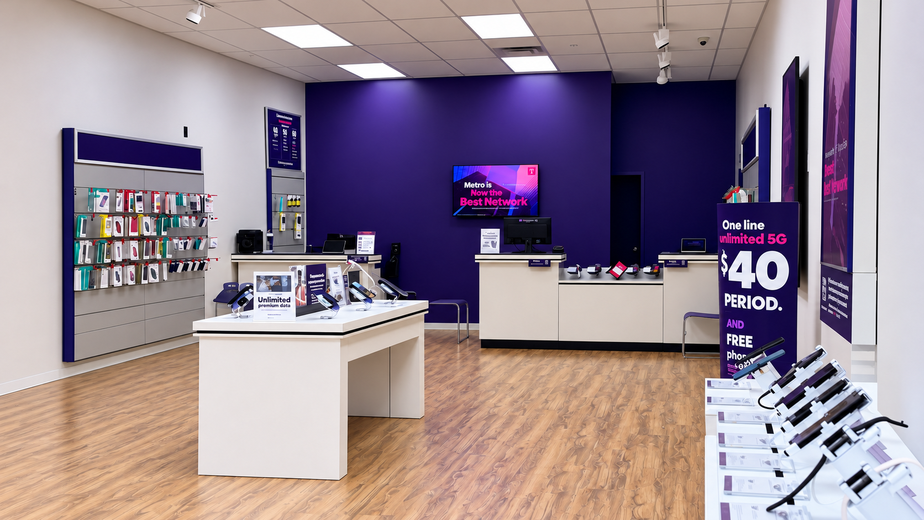 Metro by T-Mobile 1526 W 26th St - 1526 W 26th St 