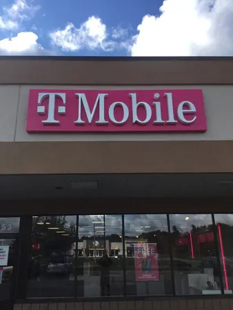  Exterior photo of T-Mobile Store at West Saginaw Hwy & Mall Dr, Lansing, MI 