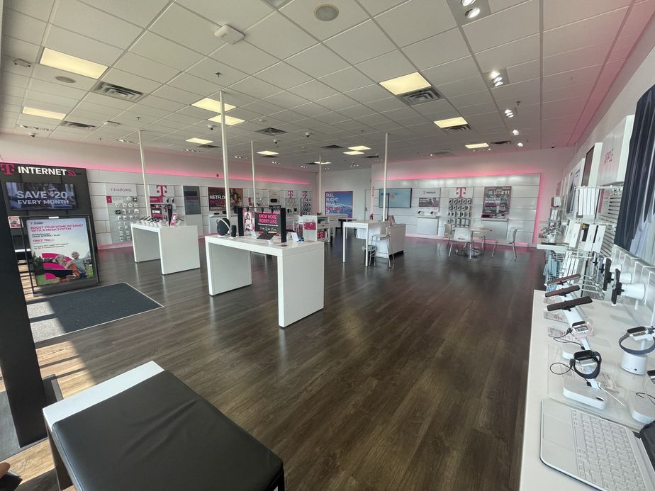 Interior photo of T-Mobile Store at Target Plaza, North Haven, CT