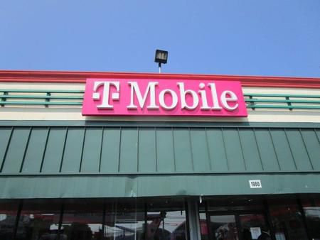 Exterior photo of T-Mobile Store at Flatlands Ave and Ralph Ave, Brooklyn, NY