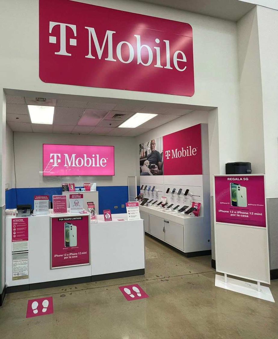Exterior photo of T-Mobile store at Walmart Ponce, Ponce, PR