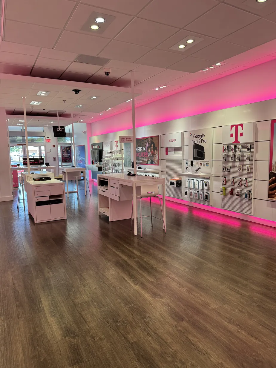  Interior photo of T-Mobile Store at Lower Southampton Village, Feasterville Trevose, PA 