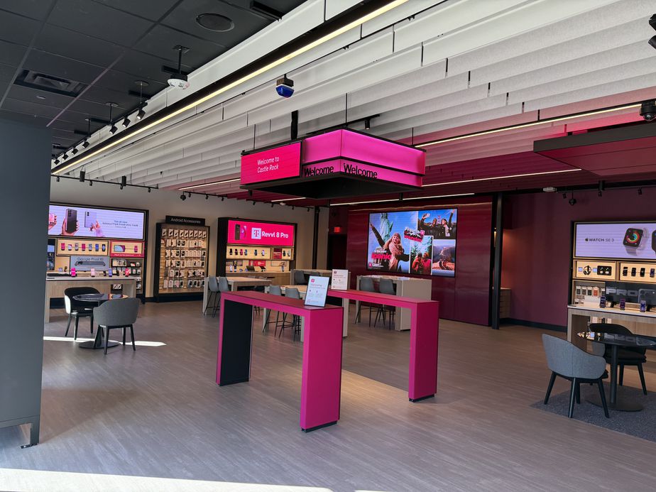 T-Mobile Founders Pkwy and New Memphis - 832 New Memphis Court 