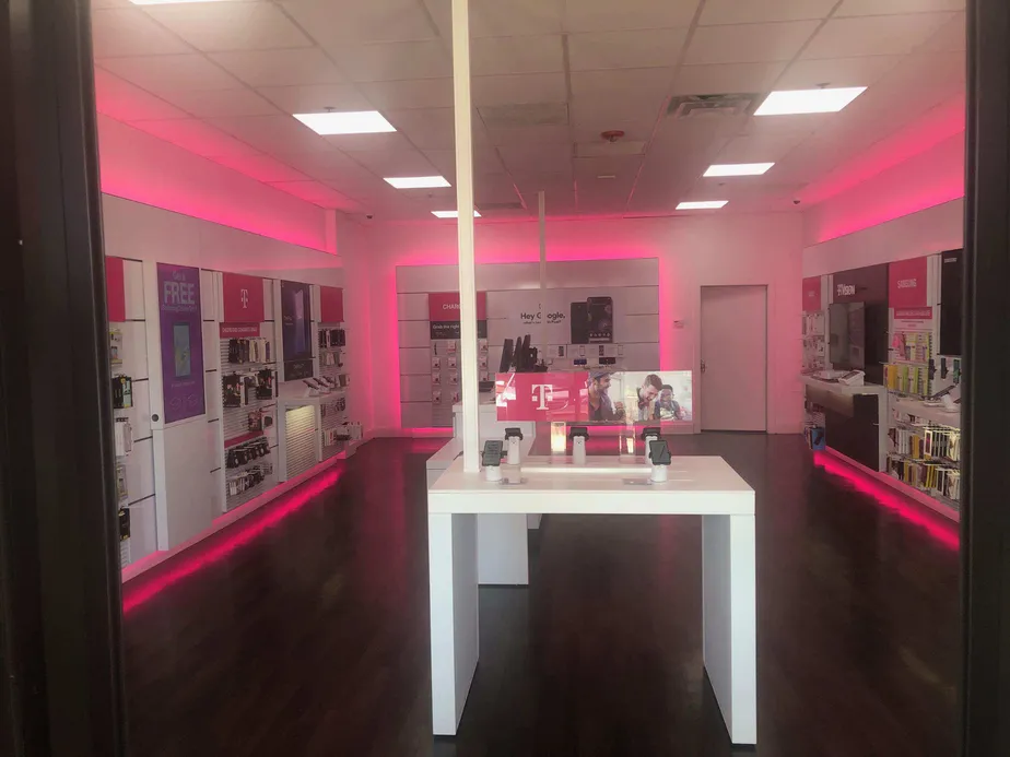 Interior photo of T-Mobile Store at Hawthorne Mall, Vernon Hills, IL