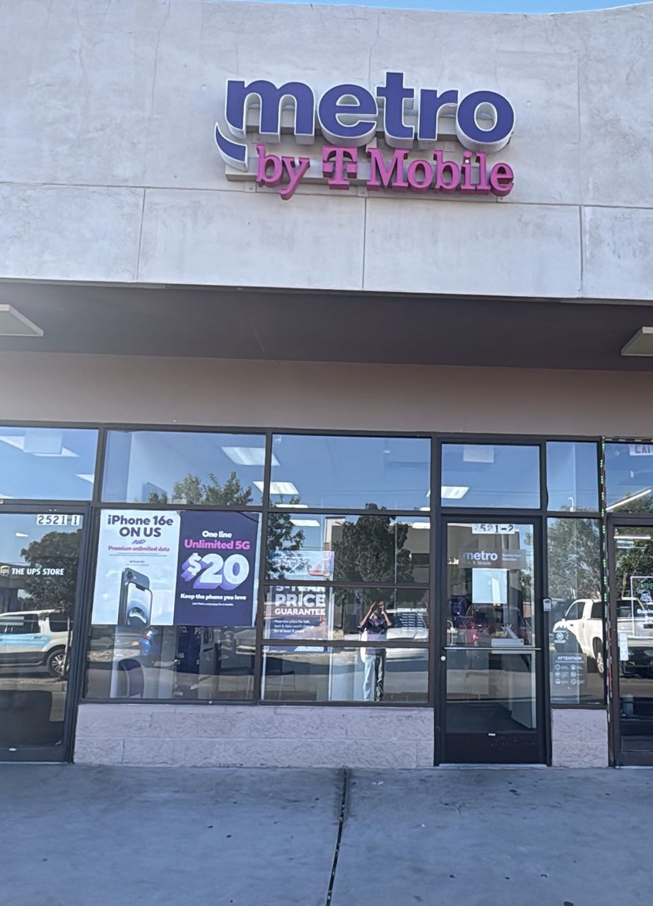 Metro by T-Mobile 2521 N Main St - 2521 N Main St 