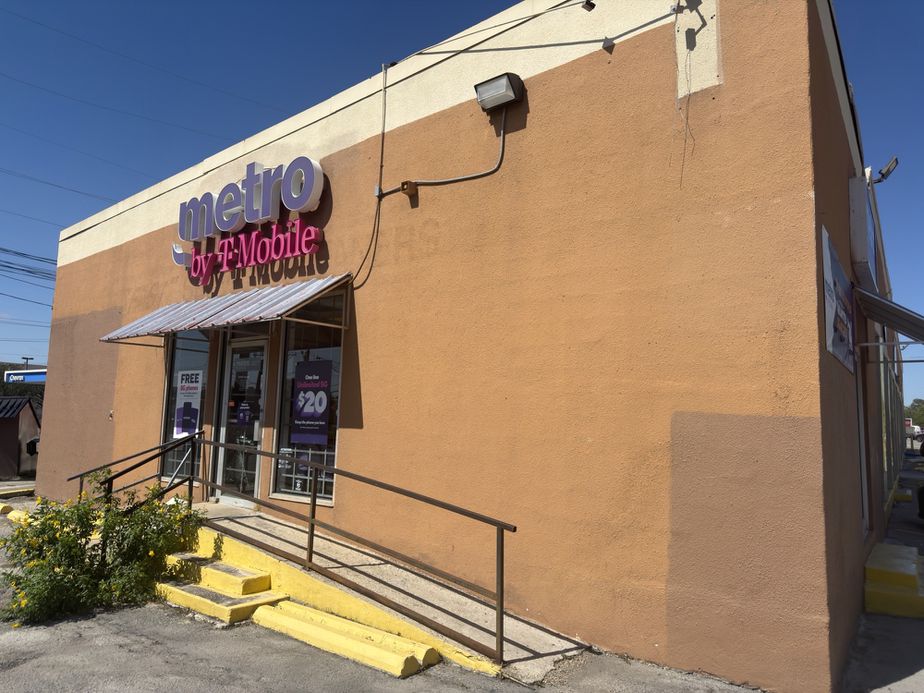 Metro by T-Mobile 5943 Ingram Rd - 5943 Ingram Rd 
