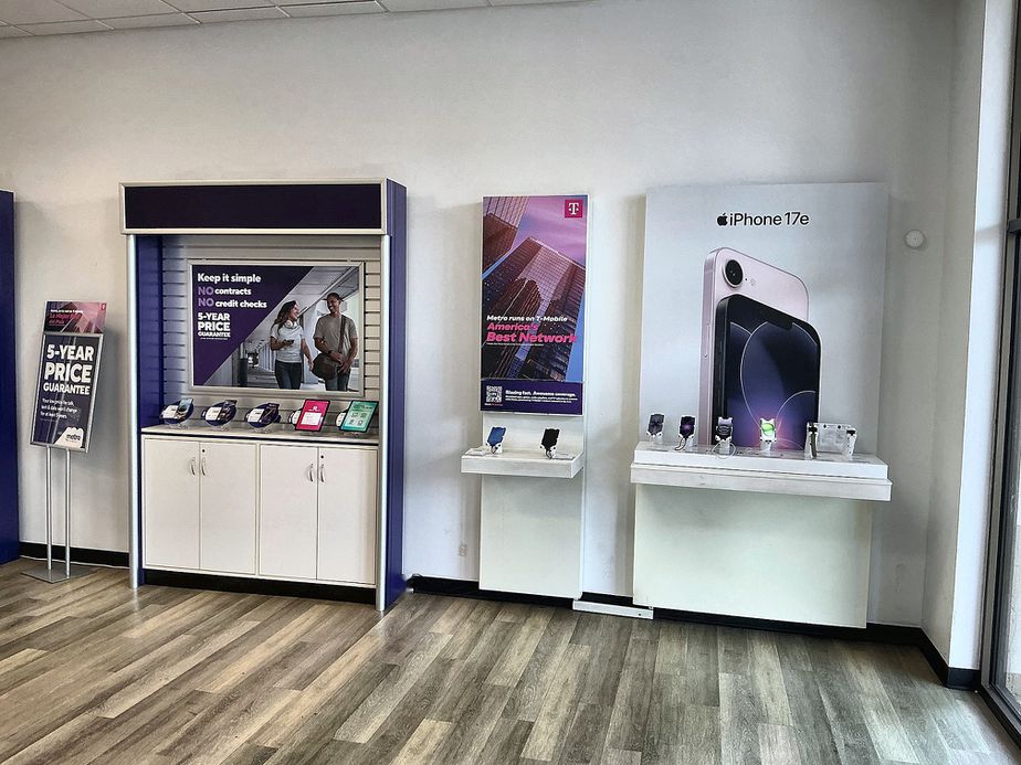 Metro by T-Mobile 606 E Main St - 606 E Main St 