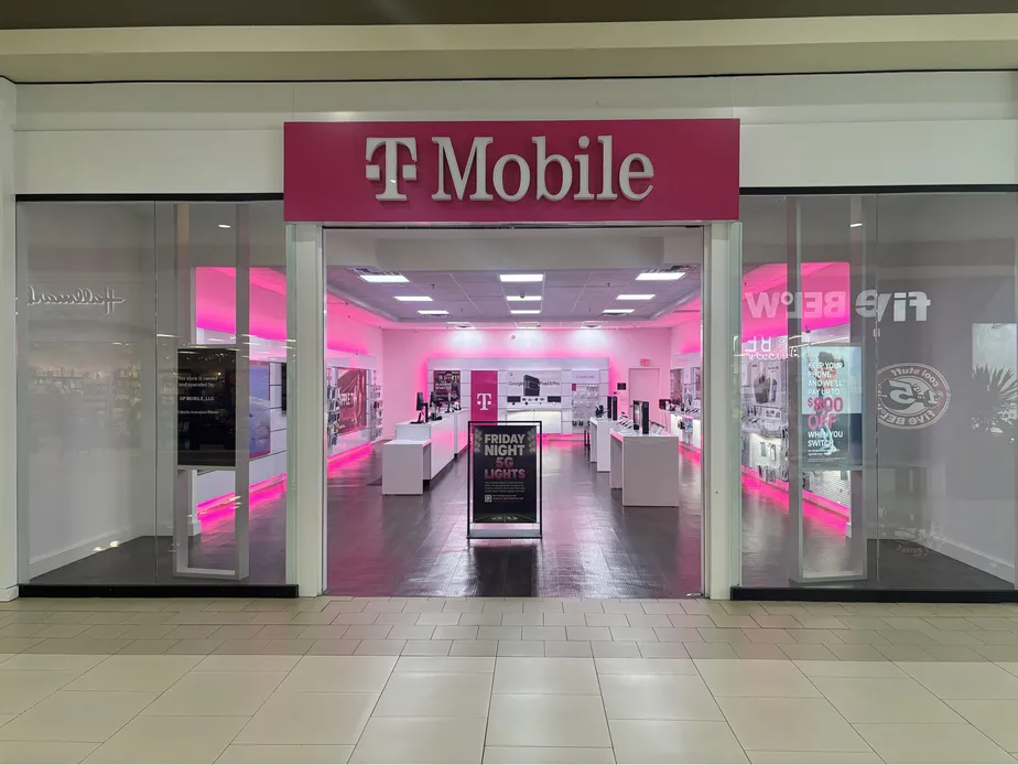  Exterior photo of T-Mobile Store at Valley Mall of Harrisonburg, Harrisonburg, VA 