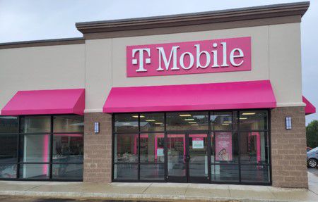 Exterior photo of T-Mobile Store at E Market St & Yorktown Rd, Logansport, IN