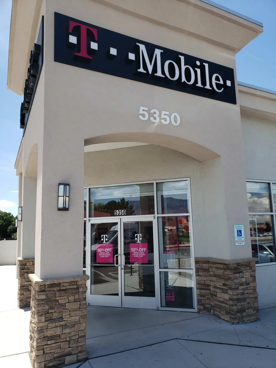 Exterior photo of T-Mobile store at Academy & San Mateo, Albuquerque, NM