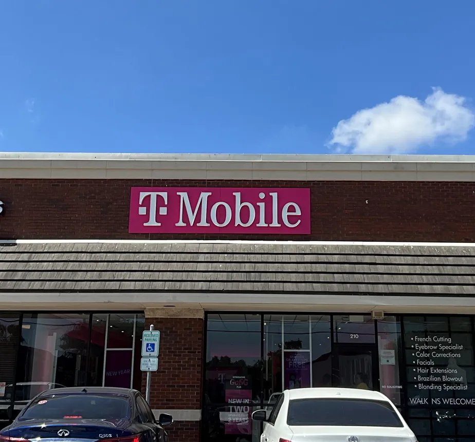 Exterior photo of T-Mobile Store at Huntington Square, Corpus Christi, TX