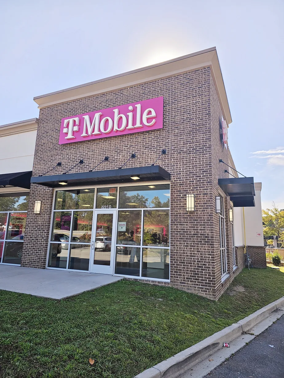 Foto del exterior de la tienda T-Mobile en Dekalb St & State Rd S-28-130, Camden, SC