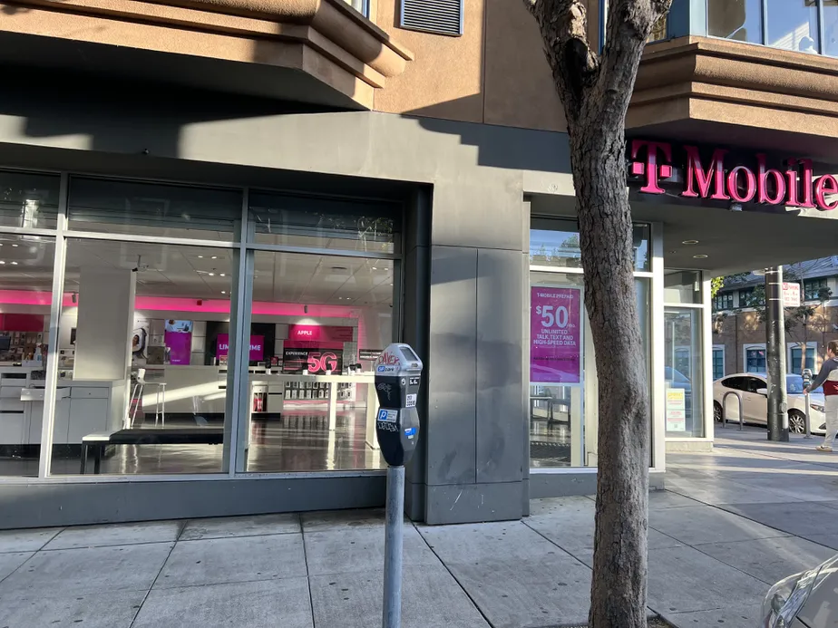 Exterior photo of T-Mobile Store at 17th & Valencia, San Francisco, CA