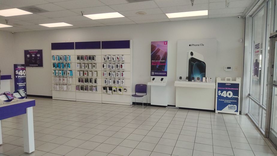 Metro by T-Mobile 12349 Main St - 12349 Main St 