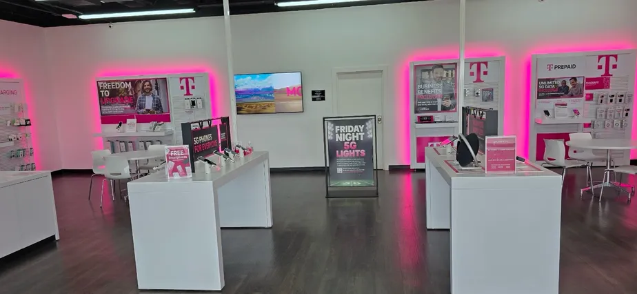  Interior photo of T-Mobile Store at N Ridge Rd E & Dickenson Rd, Ashtabula, OH 