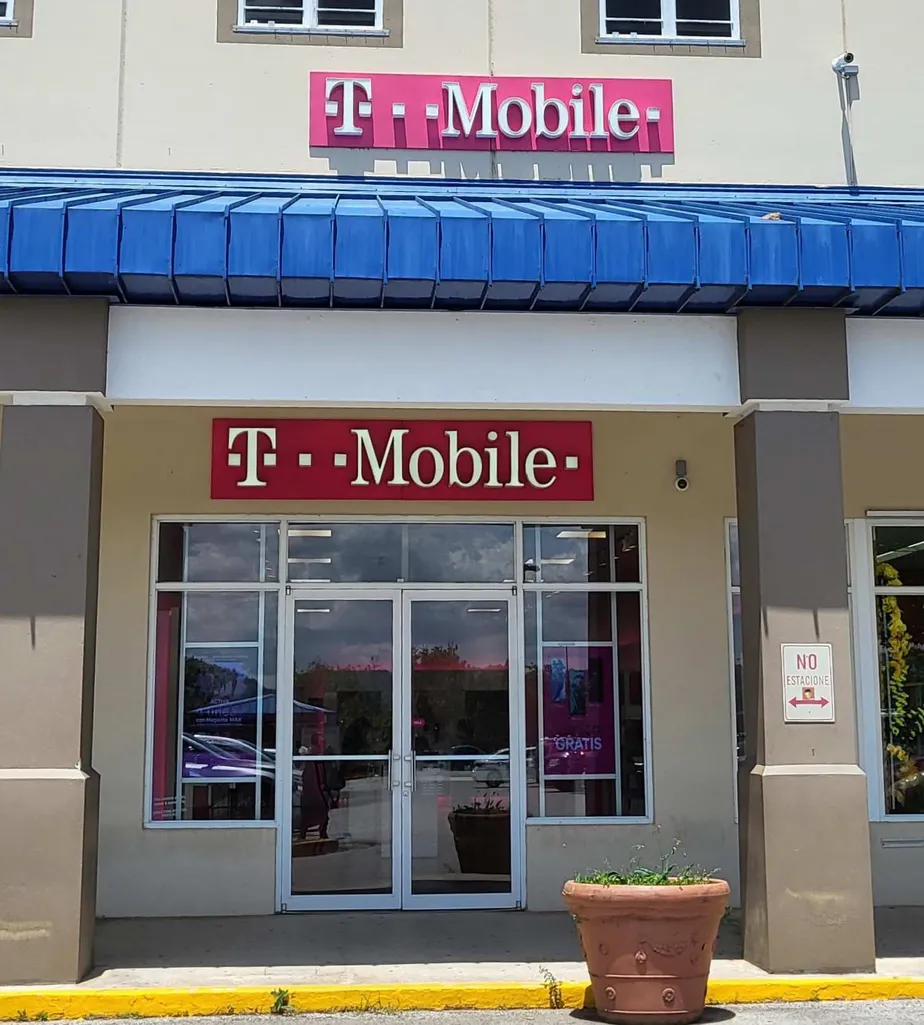  Exterior photo of T-Mobile Store at Plaza Cidra, Cidra, PR 