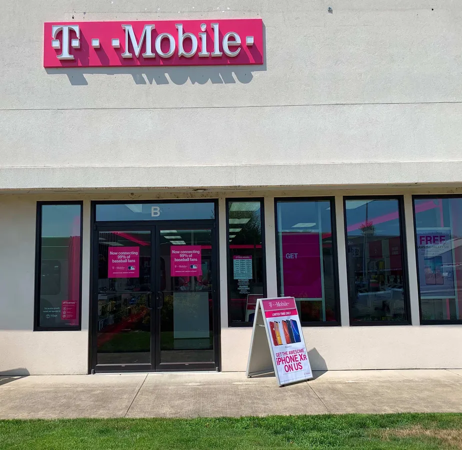 Exterior photo of T-Mobile store at Commerce Street & 11th Ave, Eugene, OR