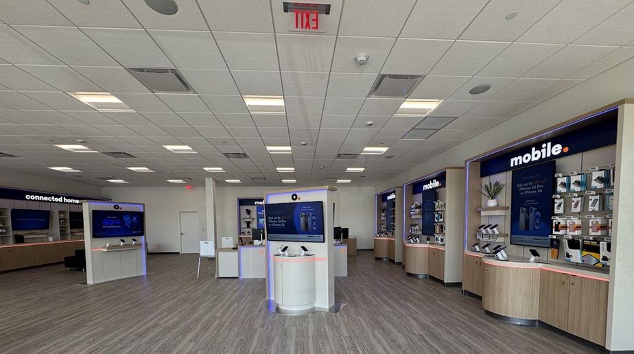  Bossier City 8647 Inside Store 2.jpg 