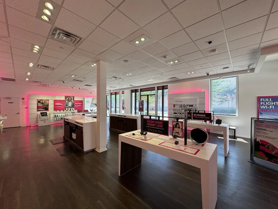  Interior photo of T-Mobile Store at Destin Commons, Destin, FL 