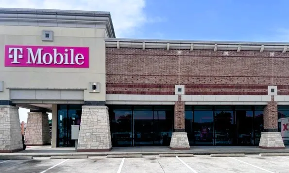 Exterior photo of T-Mobile Store at Wilson & Beltway, Humble, TX