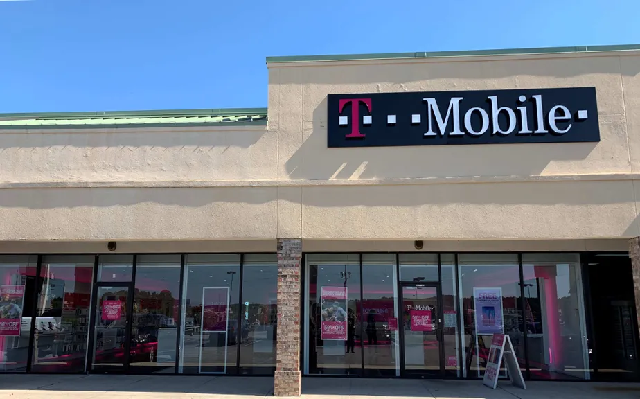 Exterior photo of T-Mobile store at North Rivers, North Charleston, SC
