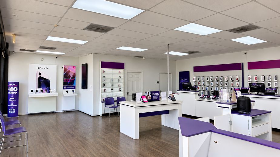 Metro by T-Mobile 5209 E Olympic Blvd - 5209 E Olympic Blvd 