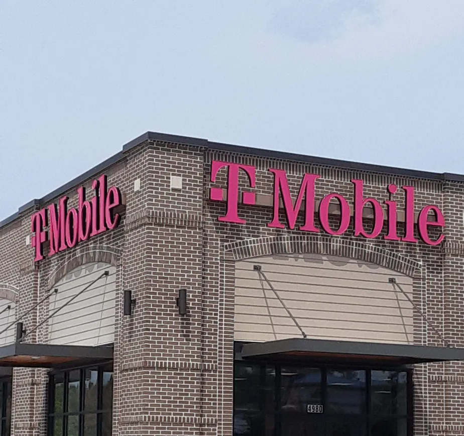Exterior photo of T-Mobile store at Horizon S Pkwy & Steiner Way, Grovetown, GA